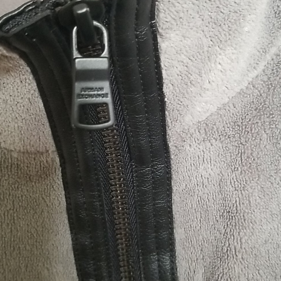 Armani Exchange fleece vest with faux leather - Picture 4 of 7